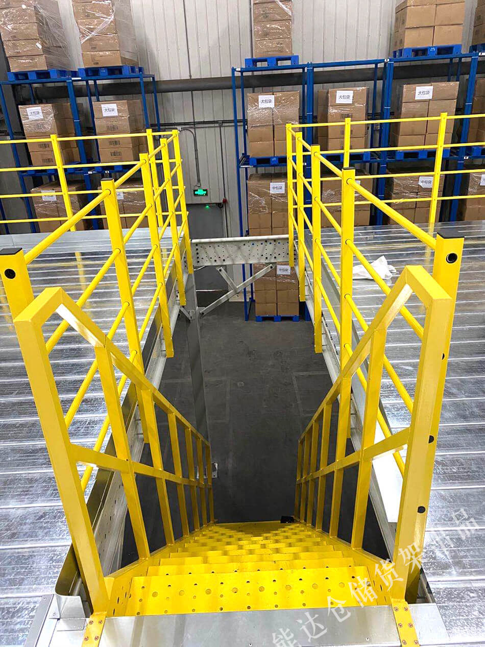 钢构阁楼平台带楼梯