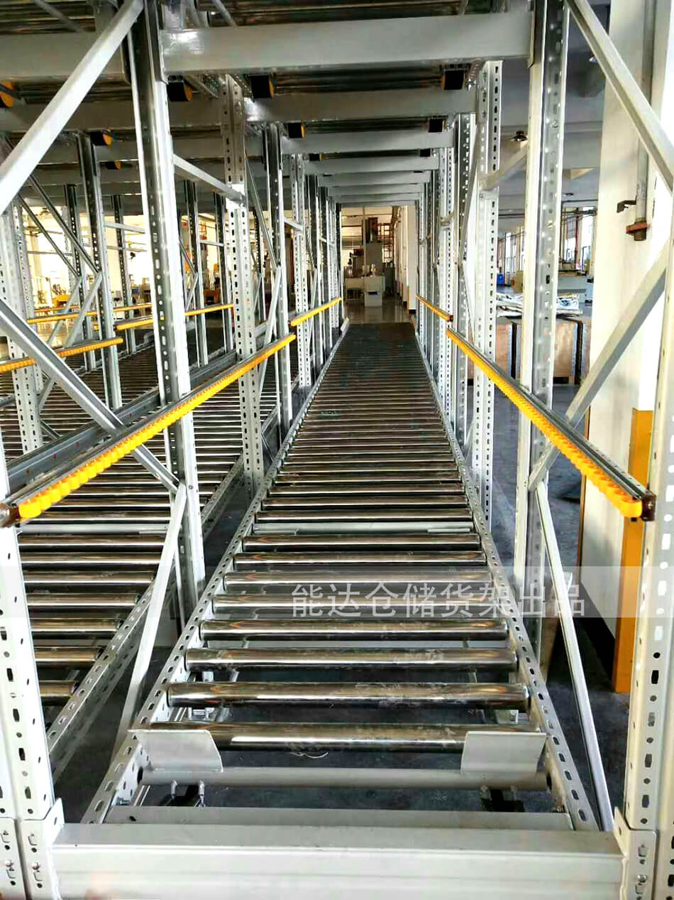 重力式、滚轮式货架