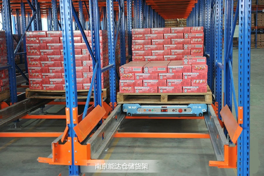 四向穿梭车货架